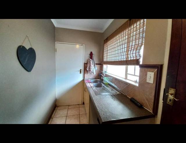 3 BEDROOM TOWNHOUSE FOR SALE IN MORELETAPARK